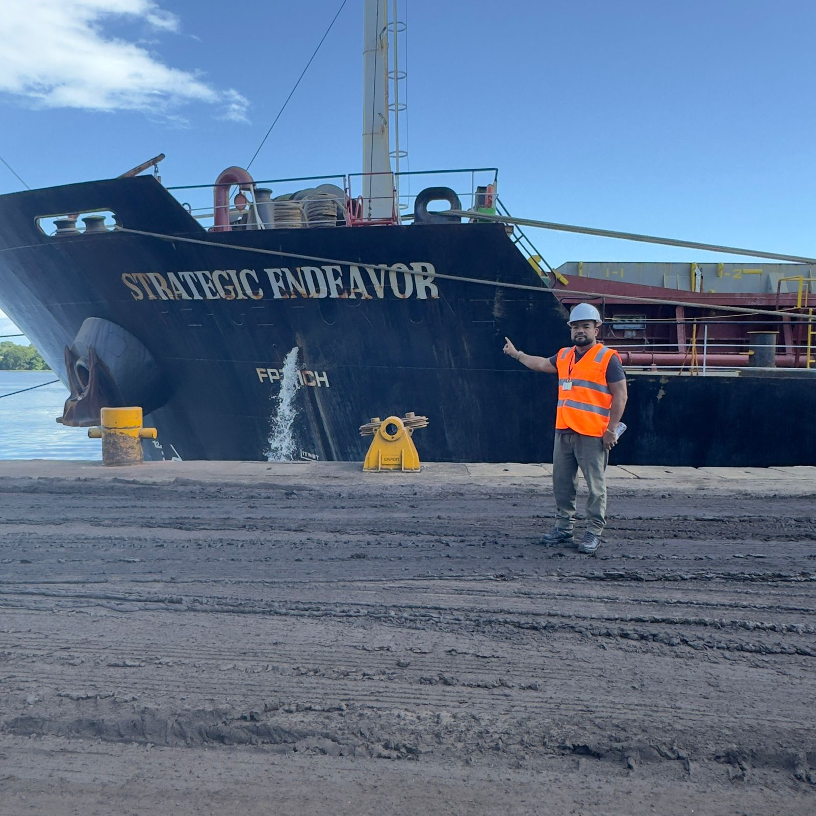 Sistema logístico de transporte de minério